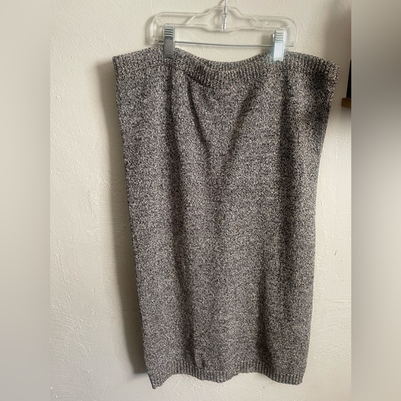 Neiman Marcus Dresses & Skirts - Neiman Marcus Gray Cotton Skirt